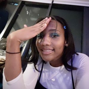 Meet your Posher, Eva